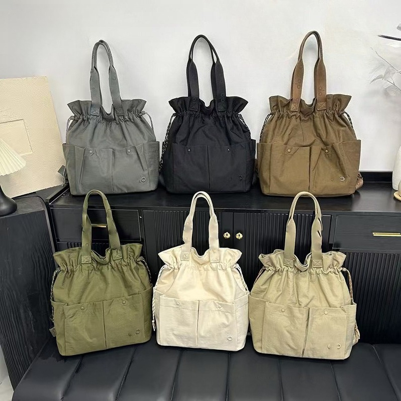 Drawstring Gym Bag - 大容量巾着式脇の下ハンドバッグナイロン製耐久性のあるマルチポケットクロスボディバッグ旅行ジム用